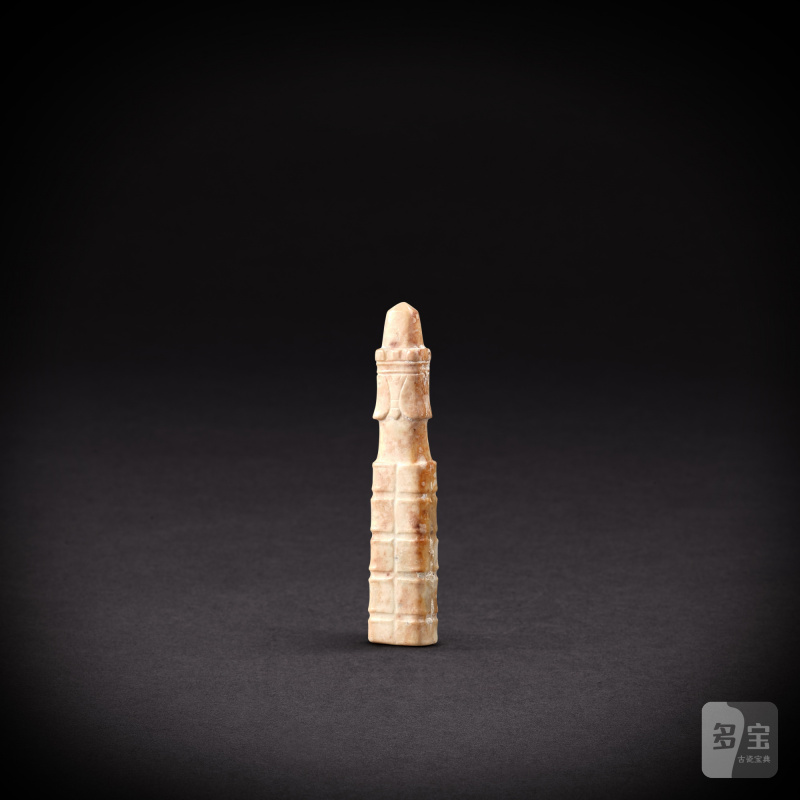 A jade 'cicada' handle, Shang dynasty | 商 玉蟬紋柄形飾 - 图2